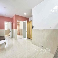 Cho Thuê 2 Phòng Ngủ Bancong 40M2 Có Thang Máy Tại Hoàng Diệu Quận 4