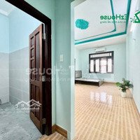 Cho Thuê Chdv 1 Phòng Ngủrộng 40M2 Ngay Thoại Ngọc Hầu - Tân Phú