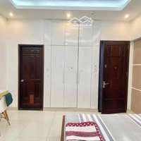 Studio Full Nội Thất Tách Bếp Sát Cầu Ng Văn Cừ