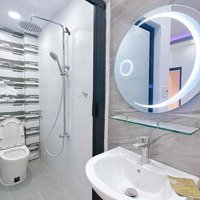 Nhà Trệt Lầu 2P2Wc