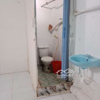 Đầu Chợ Sáng Bùi Minh Trực Có 1Phòng Đúc , Có Máy Lạnh ,Wc Trong Phòng