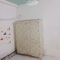 Đầu Chợ Sáng Bùi Minh Trực Có 1Phòng Đúc , Có Máy Lạnh ,Wc Trong Phòng