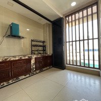 Căn Hộ 2 Phòng Ngủ, 127 M2, Quận 10, Sài Gòn - Chính Chủ!