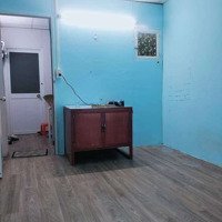 Phòng Sạch Sẽ Thoáng Mát, Tolet Riêng, Có Cửa Sổ , Kệ Bếp,Tiện Đi Lại