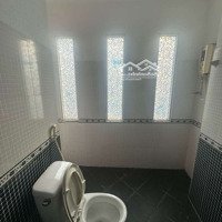 Hẻm 2 Ô Tô / Cmt8 , P.13. Quận 10 / 3 Phòng Ngủ, 3Wc