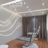 Đổi Vị Trí Kinh Doanh - Cần Sang Spa Hẻm Xe Hơi Lớn Quận 1