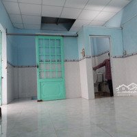 Nhà 1 Trệt 1 Lầu 2 Toilet 1.400.000 Đ/Tháng