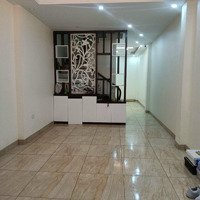 Bán Nhà Nguyễn Văn Cừ,40M,Phun Nội Thất,Gần Mặt Phố,4Xty