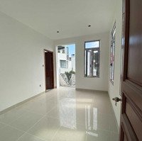 Cho Thuê Nguyên Căn Villa Diện Tích 140M2 Kết Cấu 1 Hầm 4 Lầu Nhà Mới Đẹp Tại Thạnh Mỹ Lợi Quận 2