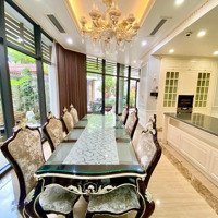 Cần Bán Bán Siêu Biệt Thự Sân Vườn 268M2, 5 Tầng. Giá Chào 75 Tỷ Tại Khu Đô Thị Dịch Vọng -Cầu Giấy