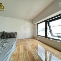 Duplex(có gác) tách bếp full nội thất, nhiều cửa sổ thoáng, máy giặt riêng, thang máy gần vòng xoay Hàng Xanh