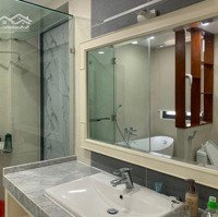 Nhà Nguyên Căn 2Mt Full Nội Thất 5 Sao, View Công Viên 10X20M Thang Máy, 1Hầm, 3T 4 Phòng Ngủkdc Trung Sơn