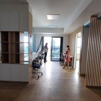 The Sun Avenue Cho Thuê Văn Phòng 102M2 Có Sẵn Bàn Ghế Chỉ 25 Triệu/Tháng