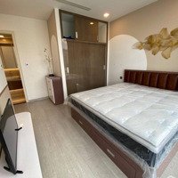 Chuyển Nhượng 2 Phòng Ngủ86M2 Vinhomes Golden River - Nội Thất Luxury Mới 90%