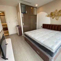 Chuyển Nhượng 2 Phòng Ngủ86M2 Vinhomes Golden River Quận 1 - Nội Thất Sang Trọng Mới 90%