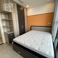 Chuyển Nhượng 2 Phòng Ngủ86M2 Vinhomes Golden River Quận 1 - Nội Thất Sang Trọng Mới 90%