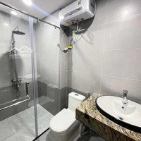 Chính Chủ Bán Tòa Nhà Mp Nguyễn Khang, Trung Kính.diện Tích70M2 X 8T.mặt Tiền6M. Giá Bán 35 Tỷ. Liên Hệ: 0984056396