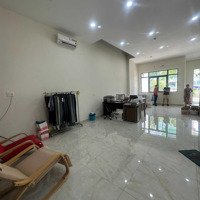 Cho Thuê Văn Phòng 100M2 Tầng Trệt Kdc Him Lam Q. 7. Giá 22 Triệu/Th. Liên Hệ: 0984 159 699