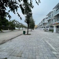 Bán Nhanh Biệt Thự Hà Đông 200M2 View Hồ Công Viên Chỉ 2X Tỷ