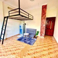 Duplex Có Cửa Sổ Lớn