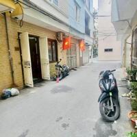 Cho thuê nhà 5 tầng 40m2 giá 8 triệu tại Ngọc thụy,Long Biên