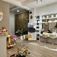 Spa Hoạt Động Được 3 Năm Cần Sang Nhượng Tại Tân Quy Đông