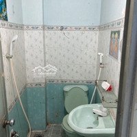 Nhà Nguyên Căn 1 Trệt 2 Lầu 2 Phòng Ngủ2Toilet Q10