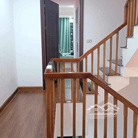 Bán Nhà Phố Ngọc Lâm Long Biêndiện Tích38M2 6Tầng Nhỉnh 4Tỷ