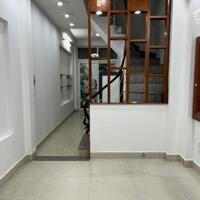 Cho thuê nhà 5 tầng 36m2 giá 8 triệu tại Ngọc Lâm,Long Biên