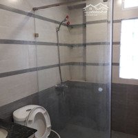 Cho Thuê Chdv Quán Thánh 65M2, 2N1K Bếp, Thang Máy Full Đồ, Giá 12 Triệu