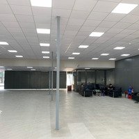 Cho Thuê Gấp Showroom Rộng 1.200M2 Mặt Đường Nguyễn Văn Huyên Giá Rẻ.