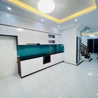 2,6 Tỷ Nhà Mới Ô Tô Đỗ Cửa, 30M2 Xây 5 Tầng Hiện Đại, Đường La Phù, Cách Thiên Đường Bảo Sơn 350M.