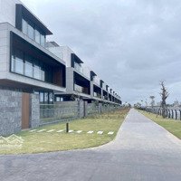 Hàng Vip Biệt Thự 300M2 Không View Miếu - Đối Diện Quỹ Đất Trống - Cạnh Chung Cư The Ori Garden