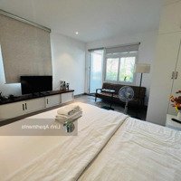 Penthouse Sân Vườn Dạng 2 Phòng Ngủ + 1 Phòng Khách Nhiều Ánh Sáng, Đường Nguyễn Thái Bình Quận 1