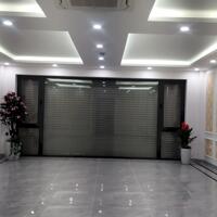 Bán toà nhà mặt phố Nguyễn Khang 65m2,mặt tiền 6 m 7 t giá 35 tỷ