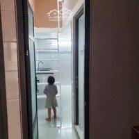 Phòng Gác Cao , Ốp Gạch Sạch Đẹp Ở Tân Phú