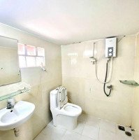 Cho Thuê Duplex 35M2 Cửa Sổ Thoáng Ngay Ung Văn Khiêm, Đh Ngoại Thương. Bình Thạnh, Full Nội Thất