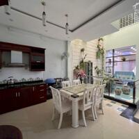 Cho thuê Villa 4 tầng MT đường Bùi Viện, Hòa Cường Nam, Hải Châu, 6 phòng gần ST Lotter