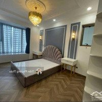 Bán Gấp 2 Phòng Ngủ The Peak M8 Midtown 82M2, Full Nội Thất Giá Bán 6,6 Tỷ Bao Phí. Liên Hệ: 0904505458