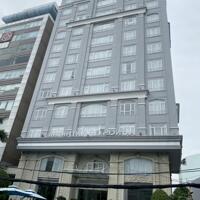 Khách sạn có vị trí đắc địa, tọa lạc mặt tiền đường tại số 302 - 304 Võ Văn Kiệt, Phường Cô Giang, Quận 1, Thành phố Hồ Chí Minh.
