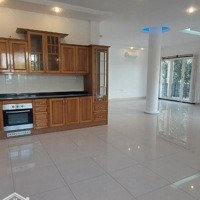 Biệt Thự Sân Vườn Hồ Bơi Compound Thảo Điền, Hơn 350 M2 Chỉ Có 108 Triệu/Tháng