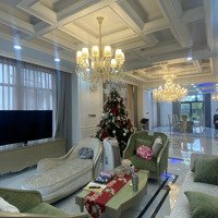 Cần Bán Biệt Thự Ven Sông Vinhomes Grand Park, Quận 9