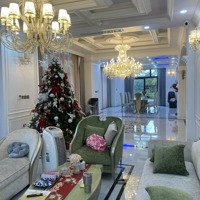 Cần Bán Biệt Thự Ven Sông Vinhomes Grand Park, Quận 9