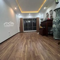 Bán Nhà Ngõ 67 Nguyễn Văn Cừ 33M 5 Tầng Mặt Tiền 4M .Thoáng Đãng Sạch Sẽ Về Ở Ngay . Ôtô Đỗ Cách 5M