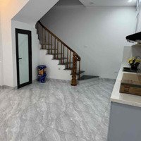 Cho Thuê Nr Dương Văn Bé - 40M2 - 5 Tầng- 3 Phòng Ngủ- 4 Vệ Sinh- Nhà Mới Tinh