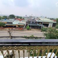 Cho thuê nhà khu cao cấp, cách ngã tư Nguyễn Thị Tú vài trăm mét