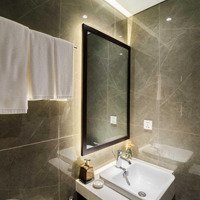 Siêu Hiếm Căn Hộ Khách Sạn 5* - 8 Nguyên Hồng. Diện Tích 60M2-2 Ngủ-2 Vệ Sinh, Sđcc. Liên Hệ: 0967096687