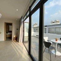 Cho Thuê Căn Penthouse Sân Thượng Rộng Thênh Thang Full Nội Thất Mới