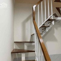 [ Gấp ] Nhà Mới 60M2 Trung Tâm Quận 10 Hẻm 399 Lý Thái Tổ, 2 Phòng Ngủ