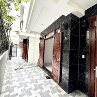 Bán Nhà Mới Đội Cấn, Nhỉnh 4 Tỷ, 34M2X5T, Cách Phố 50M, View Trường Tiểu Học Cực Thoáng